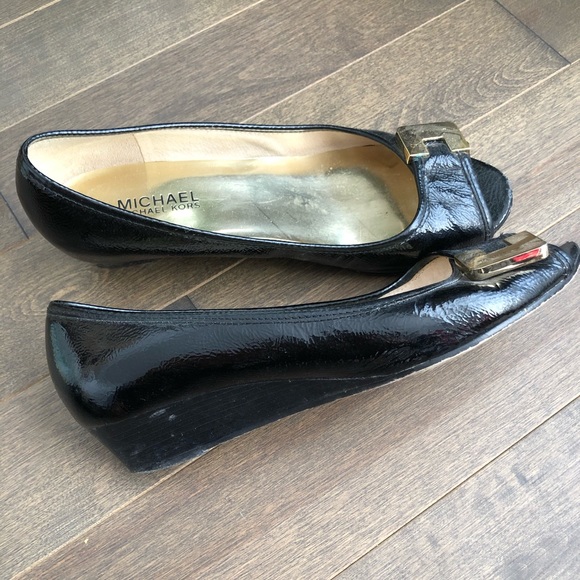Michael Kors Peep Toe Shoes - Picture 3 of 4